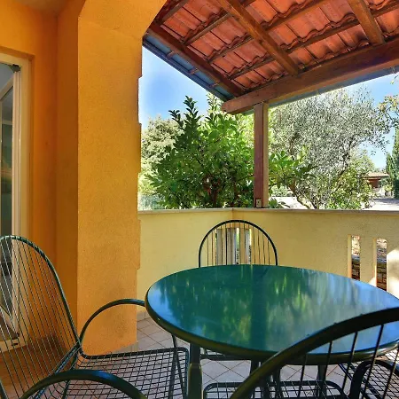 Charming In Pula With Swimming Pool * Valtura