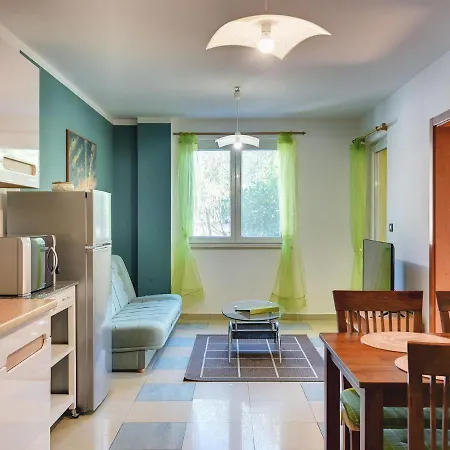 公寓 Charming In Pula With Swimming Pool