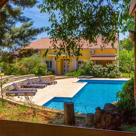 Charming In Pula With Swimming Pool