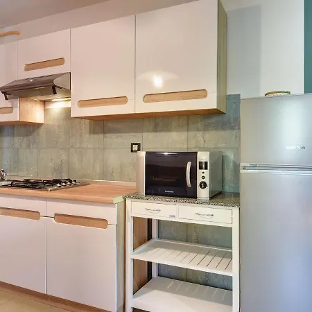 Charming In Pula With Swimming Pool Apartament Valtura